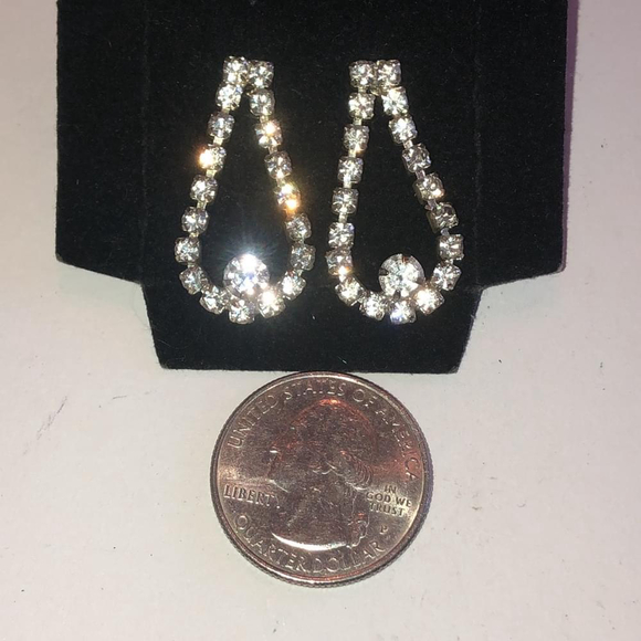 Vintage Silver Tone CZ Rhinestone Dangling Runway Statement Pierced Earrings - Picture 6 of 6